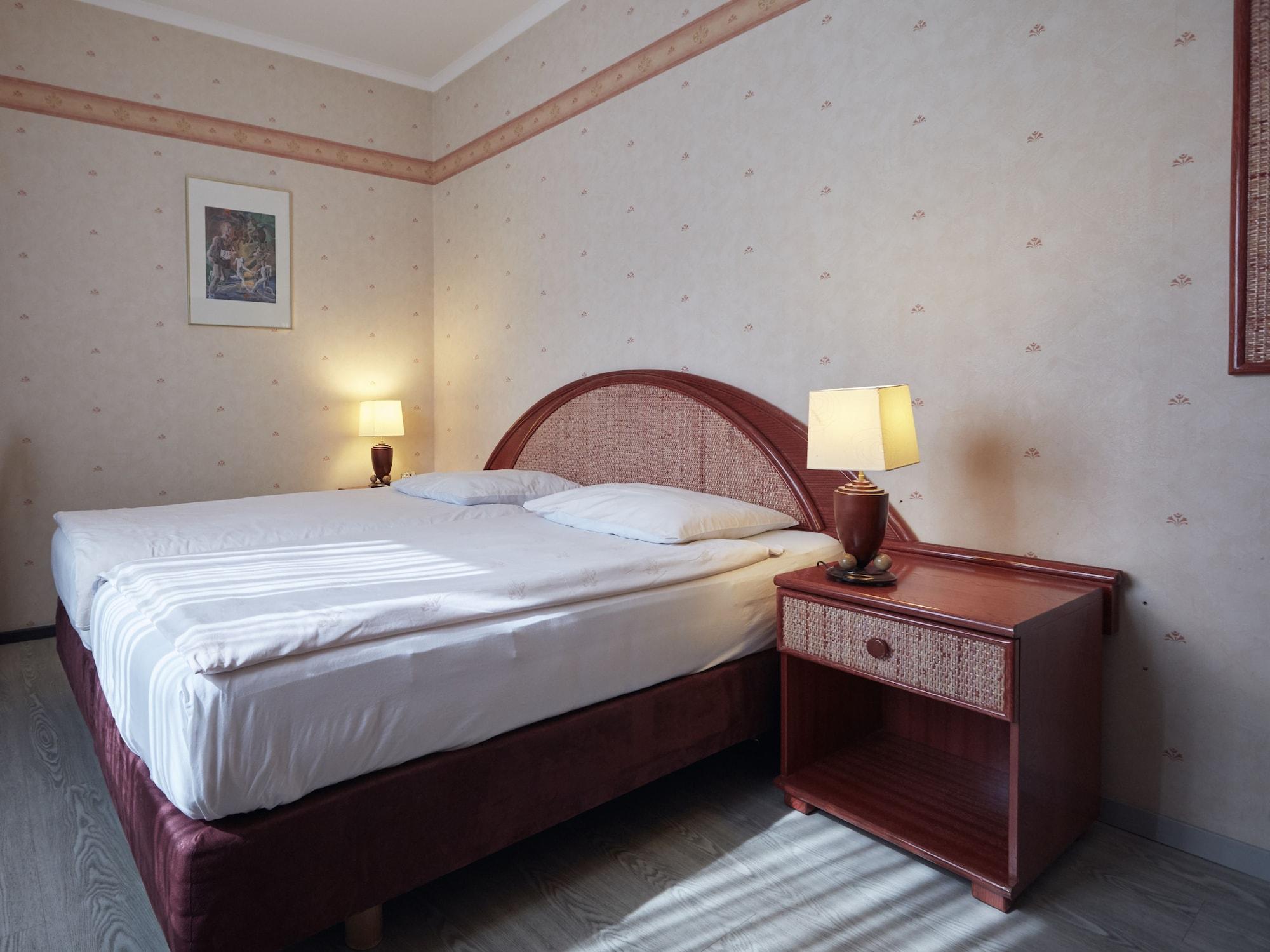 Hotel Crystal Lausanne Bagian luar foto