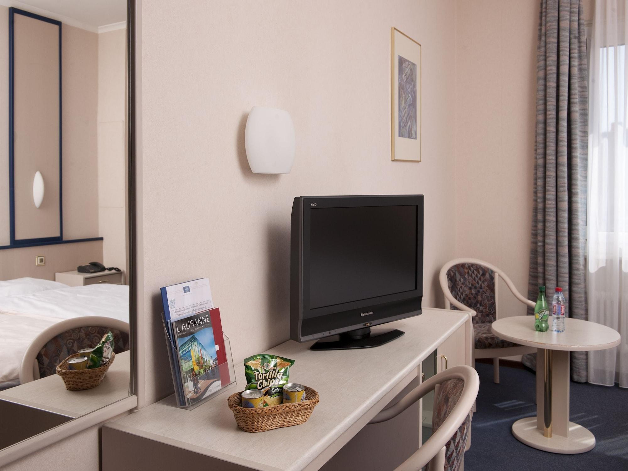 Hotel Crystal Lausanne Bagian luar foto