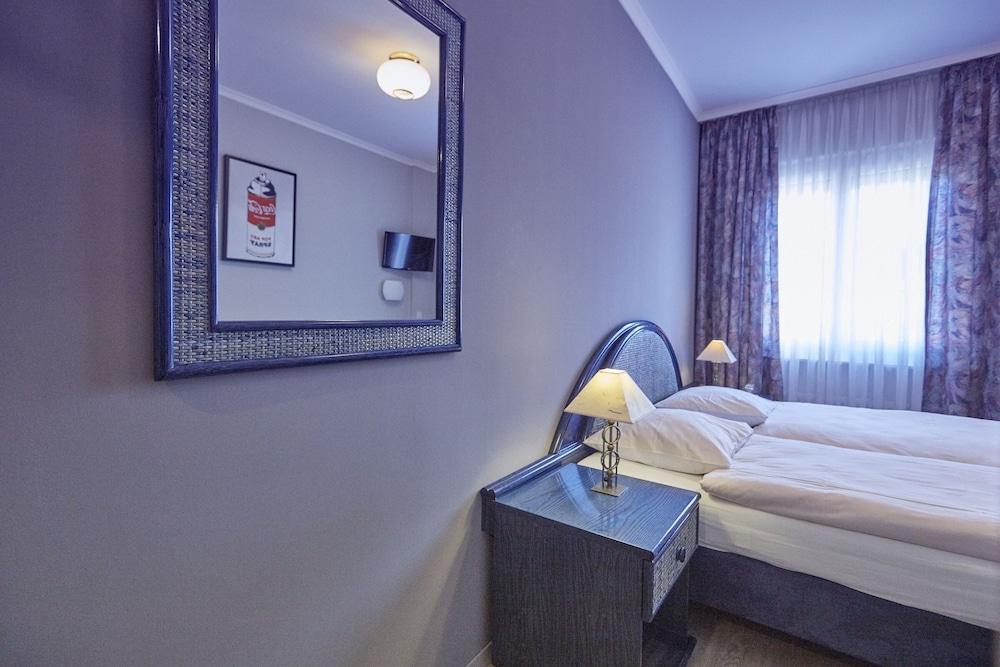 Hotel Crystal Lausanne Bagian luar foto