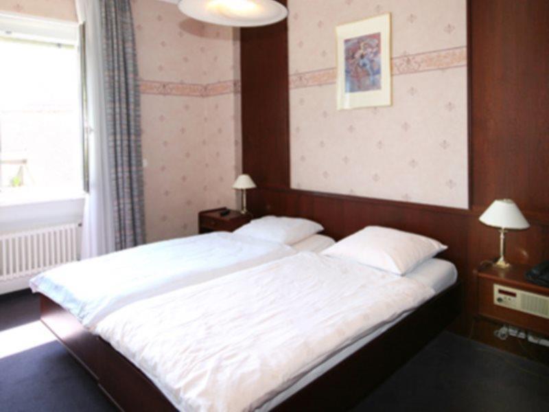 Hotel Crystal Lausanne Bagian luar foto