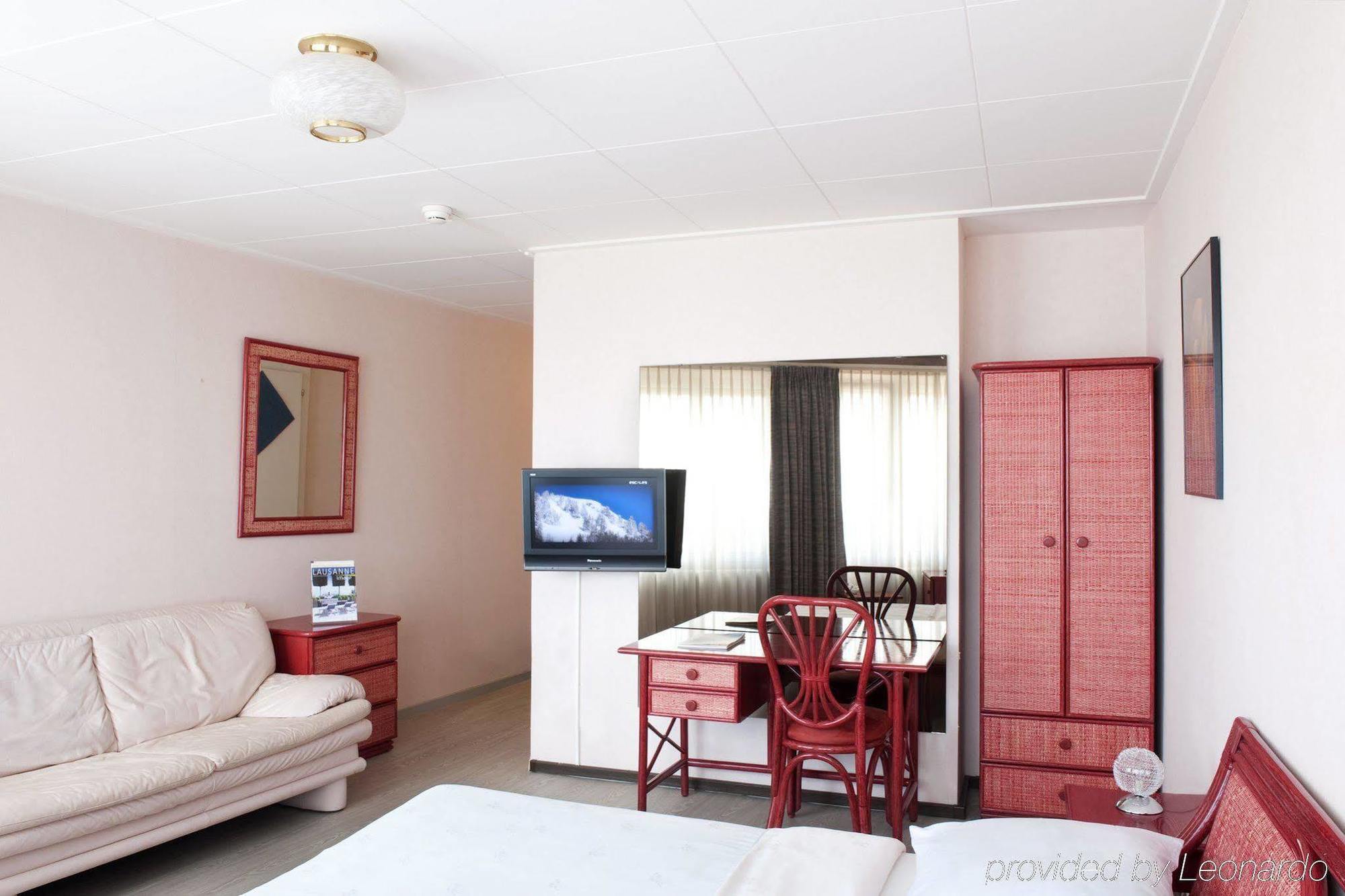 Hotel Crystal Lausanne Bagian luar foto