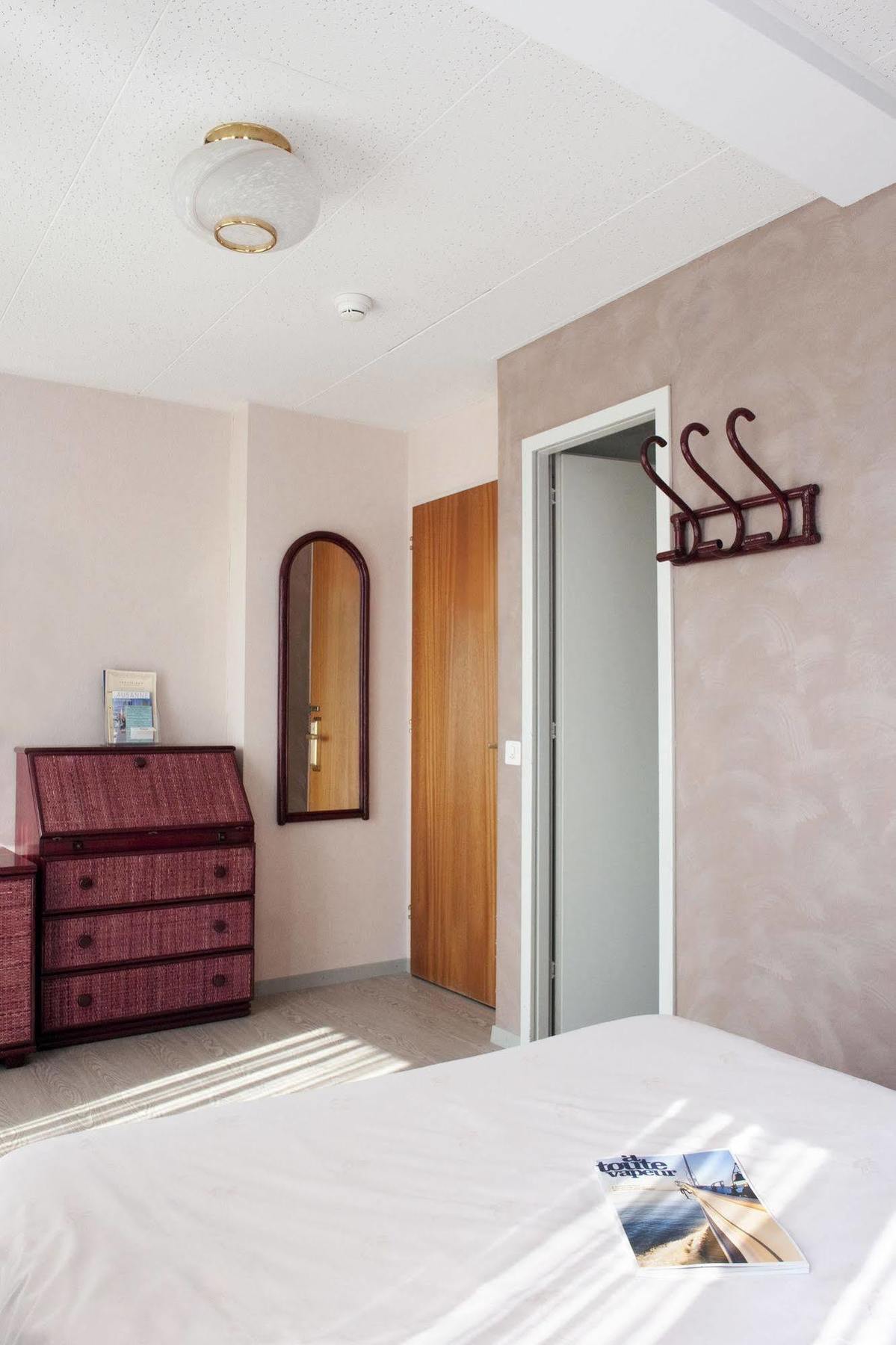 Hotel Crystal Lausanne Bagian luar foto